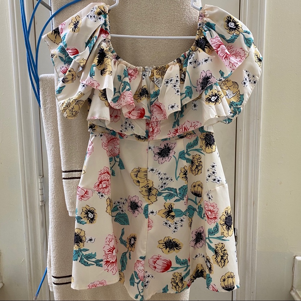 Floral rompers - Picture 3 of 3